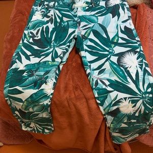 Suko stretchy capris